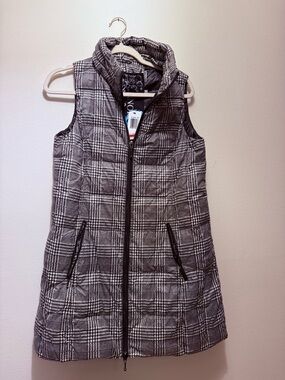 ANORAK Black & White Plaid Quilted Hooded Vest